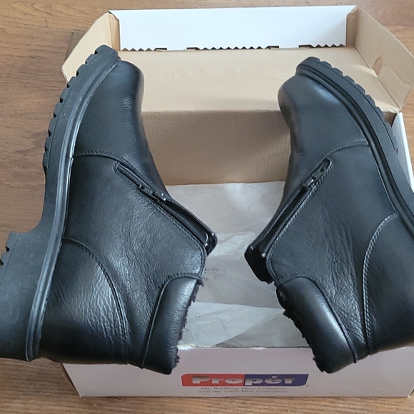 Women's Wide Walking Double Zipper Fur Lined Shoes - Picture 9 of 9